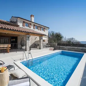 Poji Villa